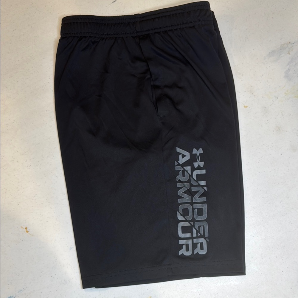 Under Armour boys Black Athletic Shorts